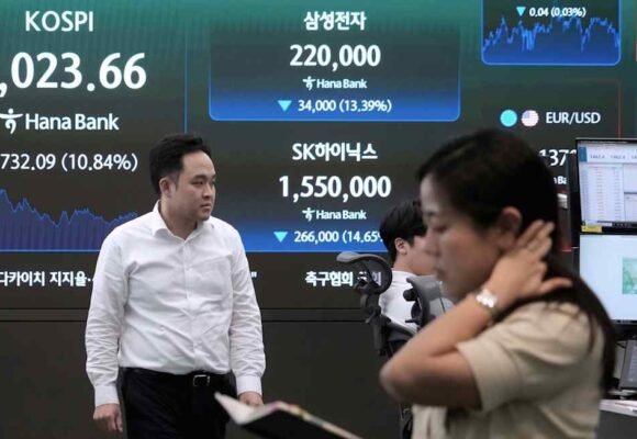 ‘My life’s screwed’: Korean investors stress out after AI bubble bursts
